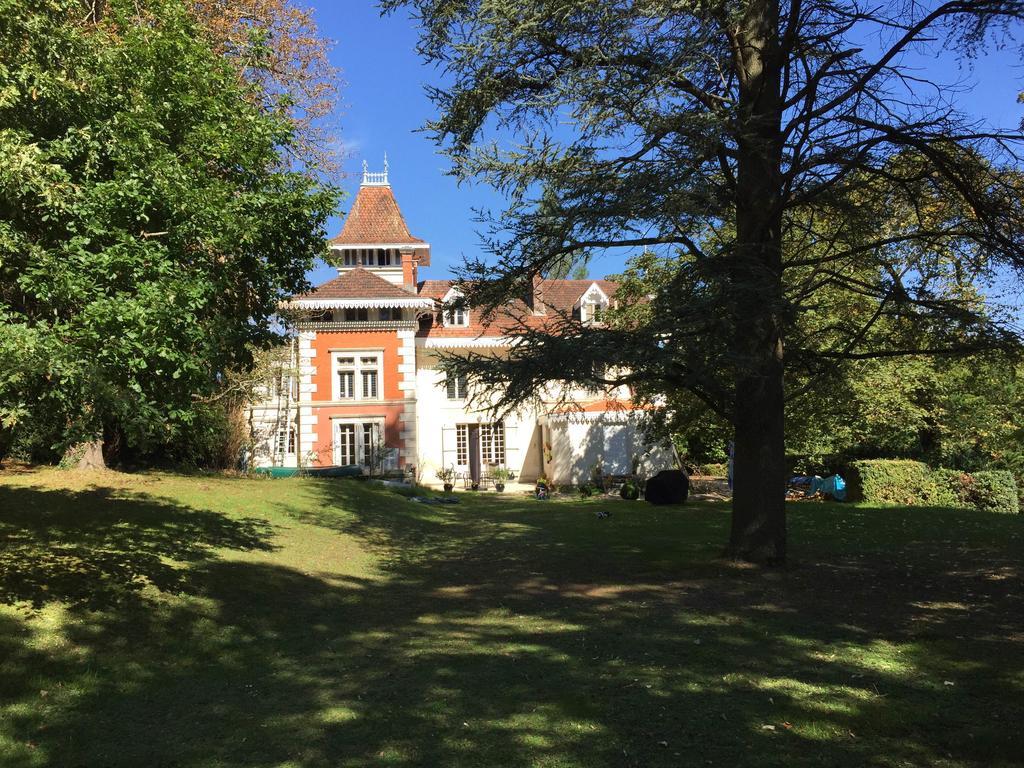 Bed and Breakfast Le Chalet De Luxe Saint-Severin Экстерьер фото