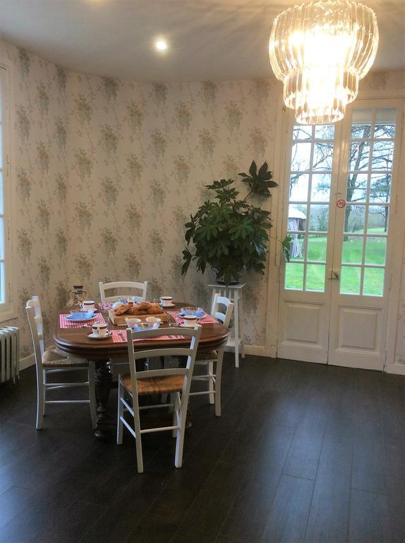 Bed and Breakfast Le Chalet De Luxe Saint-Severin Экстерьер фото